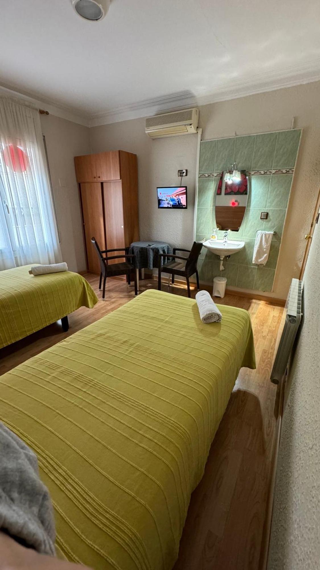 Pension Laforja Barcelone Extérieur photo